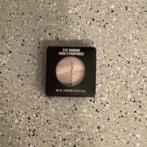 New Mac Eye Shadow Shroom Satin